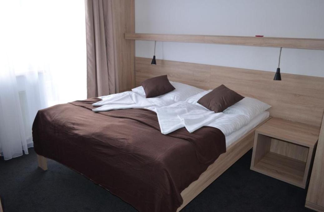 Hotel Ceska Farma Dolni Dvur Exteriör bild
